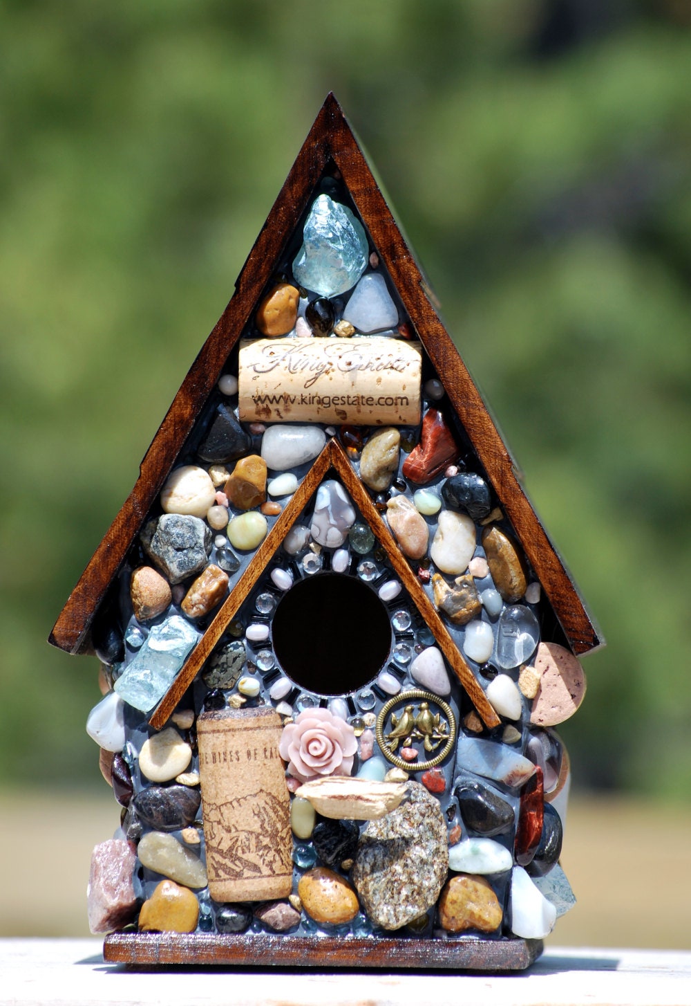 Mosaic Birdhouse with Agates, Love Birds, Roses and Wine corks "King Estate"