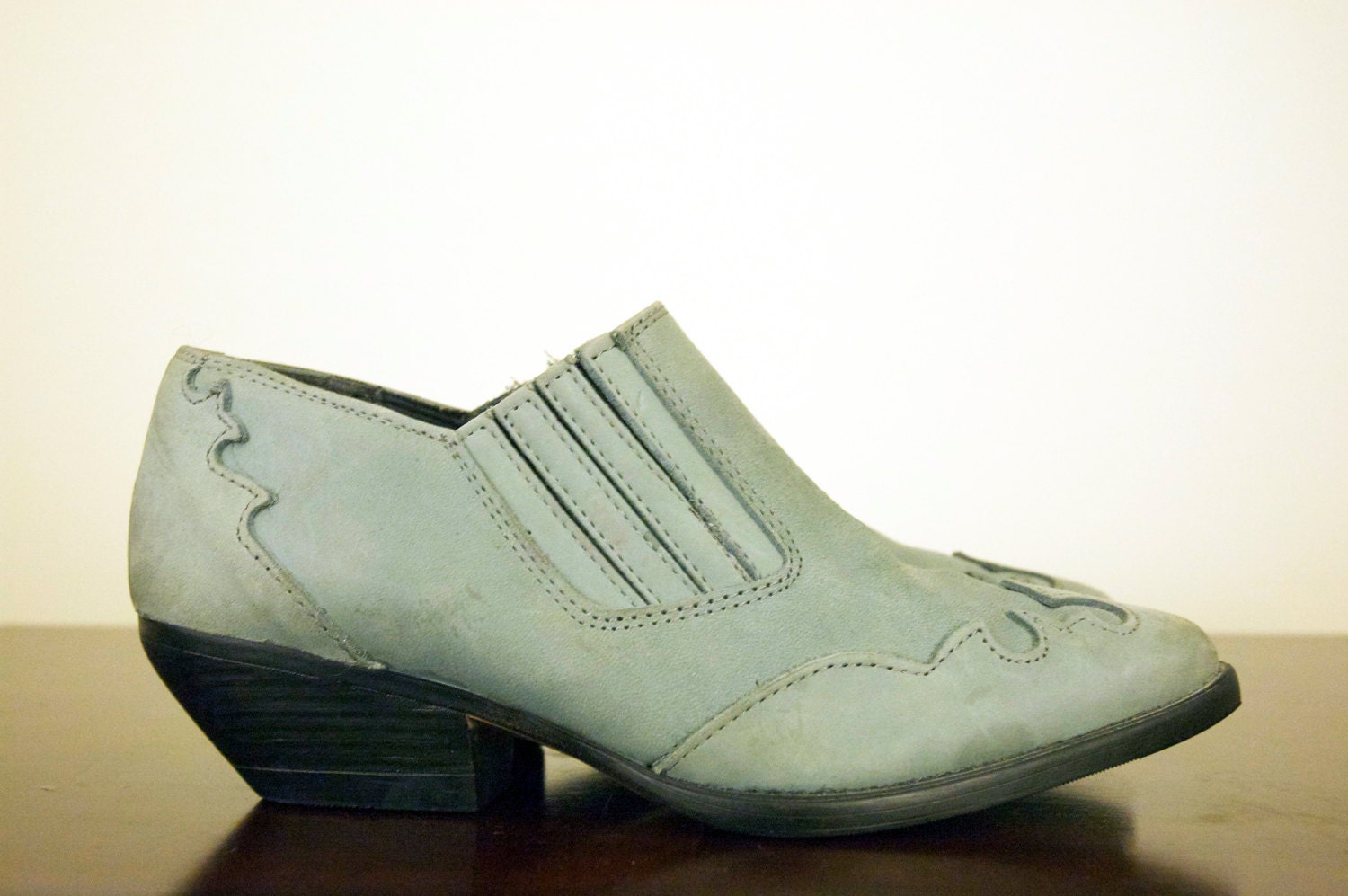 Vtg Grey/Baby Blue Leather Ankle Boots size 7