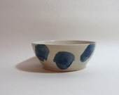 Blue Dots bowl, brushstrokes