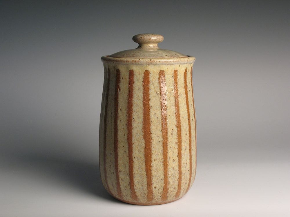Pottery lidded jar