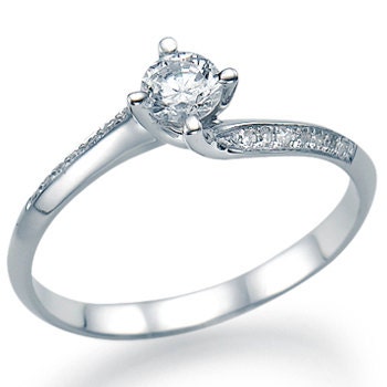 0.55 carats Round Cut Diamond Engagement Ring 14k White Gold