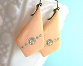 Mothers Day Gift, Peach Earrings, Vintage Lucite Earrings, Mothers Day Earrings, Art Deco Earrings, Mothers Day Jewelry, Retro Earrings