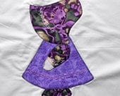 Beautiful Applique & Embroidered SUNBONNET SUE 12" Quilt Block Square No. 29
