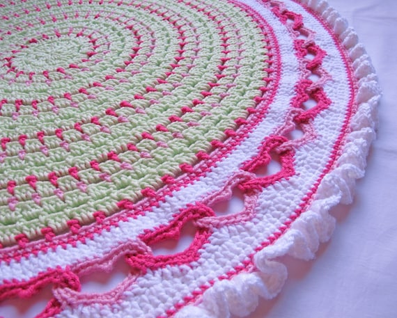 PATTERN - Baby Love - a round baby blanket with linked hearts and a ruffled edge