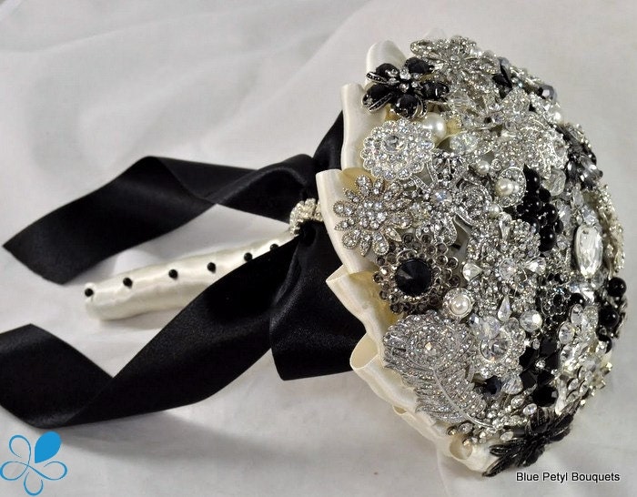 FULL PRICE (not a deposit) LARGE Black Crystal Brooch Bouquet - by Blue Petyl - Bridal Bouquet - Wedding Bouquet
