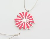 HERBARIUM daisy flower sterling silver and polymer clay pendant in magenta
