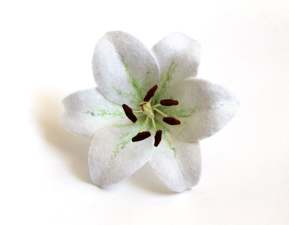 Felt flower brooch white Lily flower - ready to ship