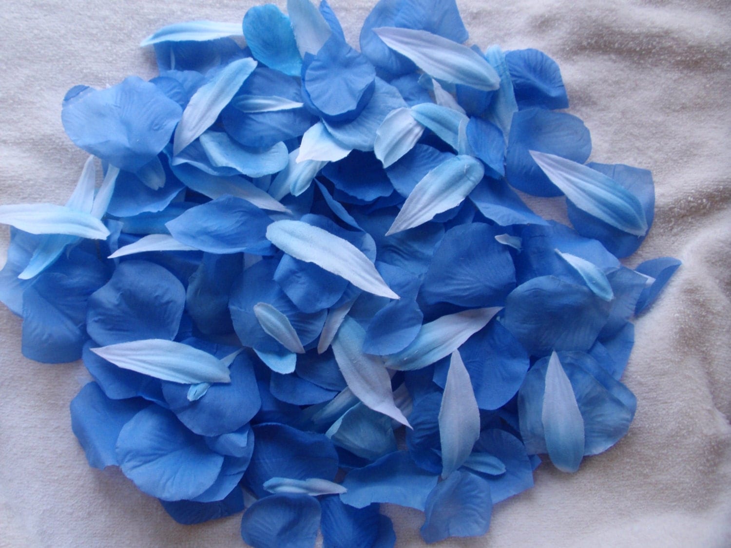 200 Silk Rose Petals BLUE LIGHT BLUE Wedding Flower by superbuy4j