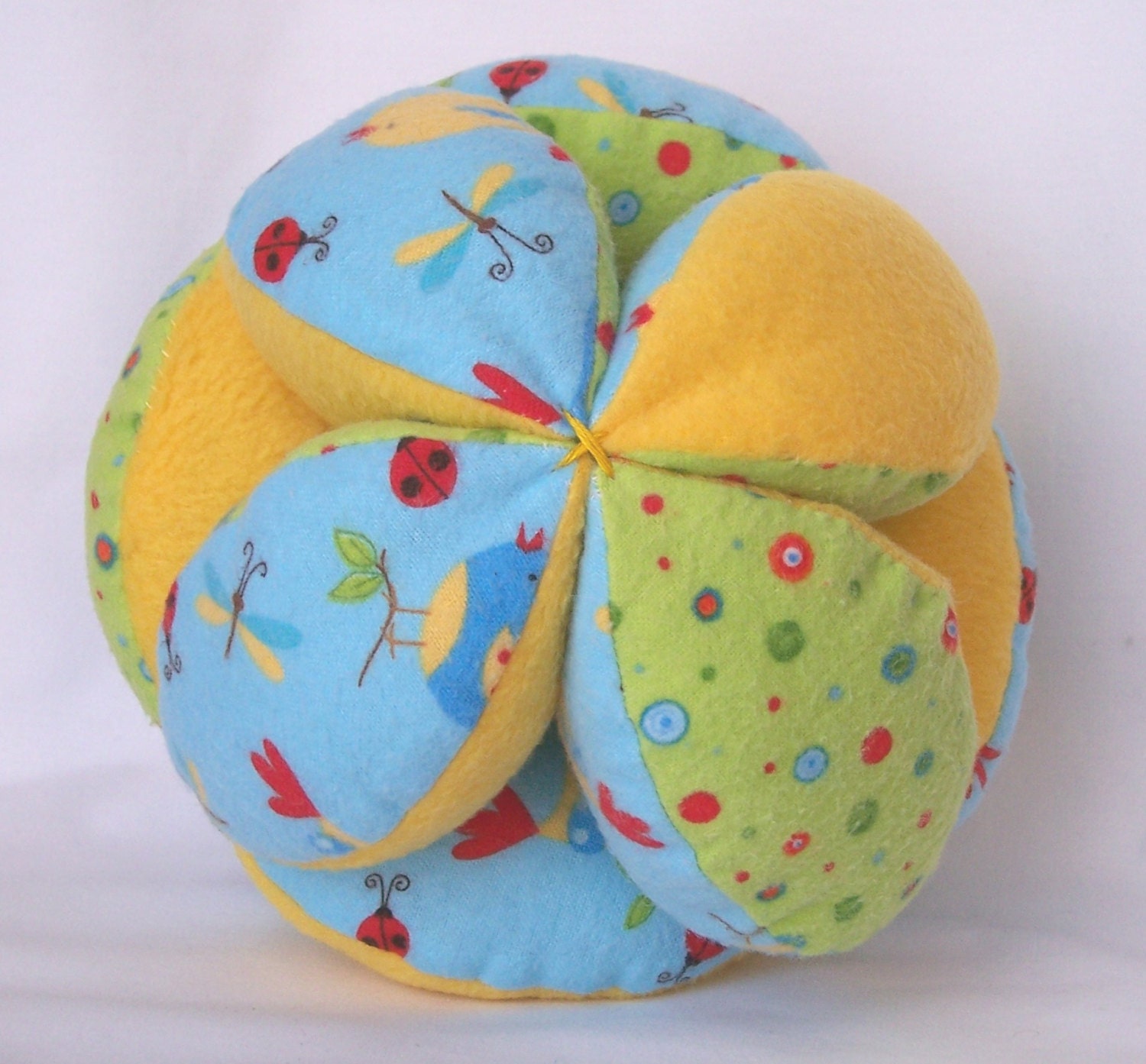 Birds, Lady Bugs and Dots Grab Ball