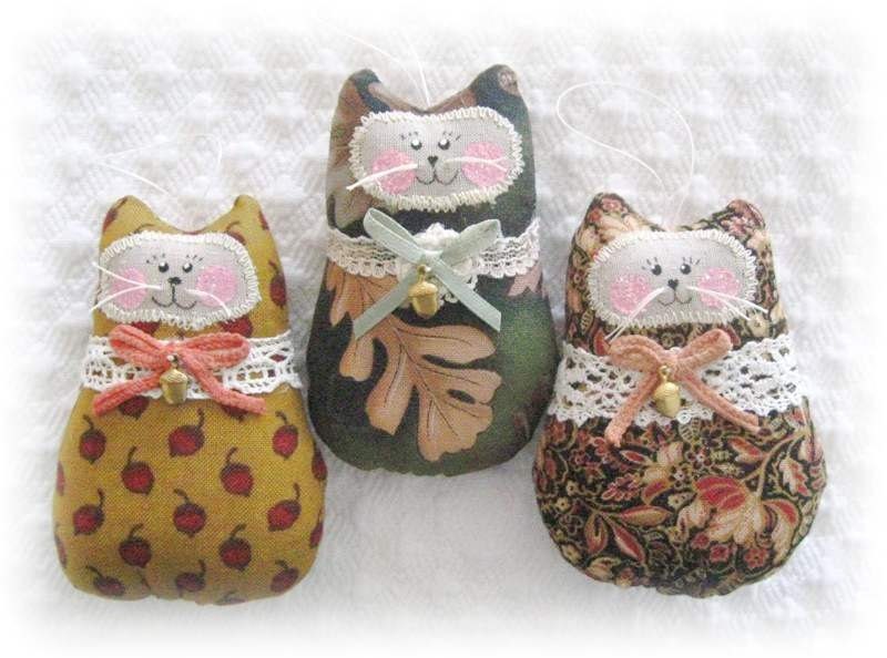 Autumn Cat Ornaments, Set of  3, FALL with ACORN Charms, Ornies Bowl Fillers, Party Favors Decorations Home Decor CharlotteStyle