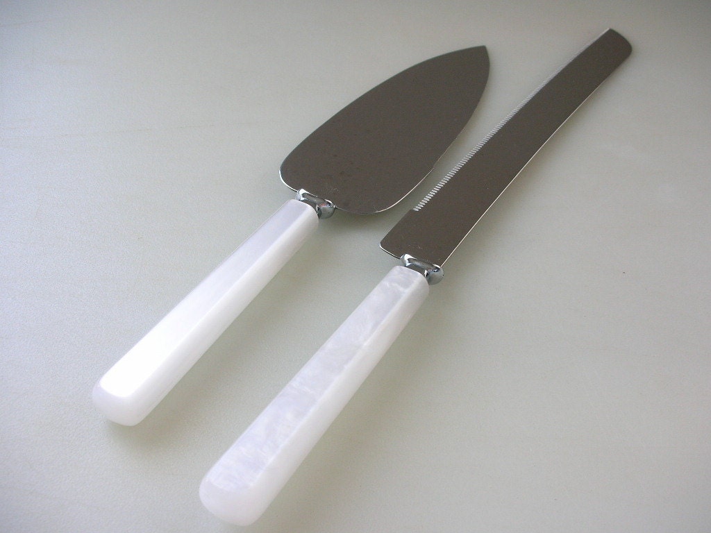 Wedding Cake Knife Set Pearl Handle Serving Set of 2 Wedding Bridal Cake Made in JAPAN  from The Back Part of the Basement