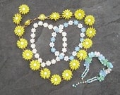 Vintage 60s 70s daisy flower 3 necklace daisy belt hippie boho Flower power yellow pastel green white blue JOB lot