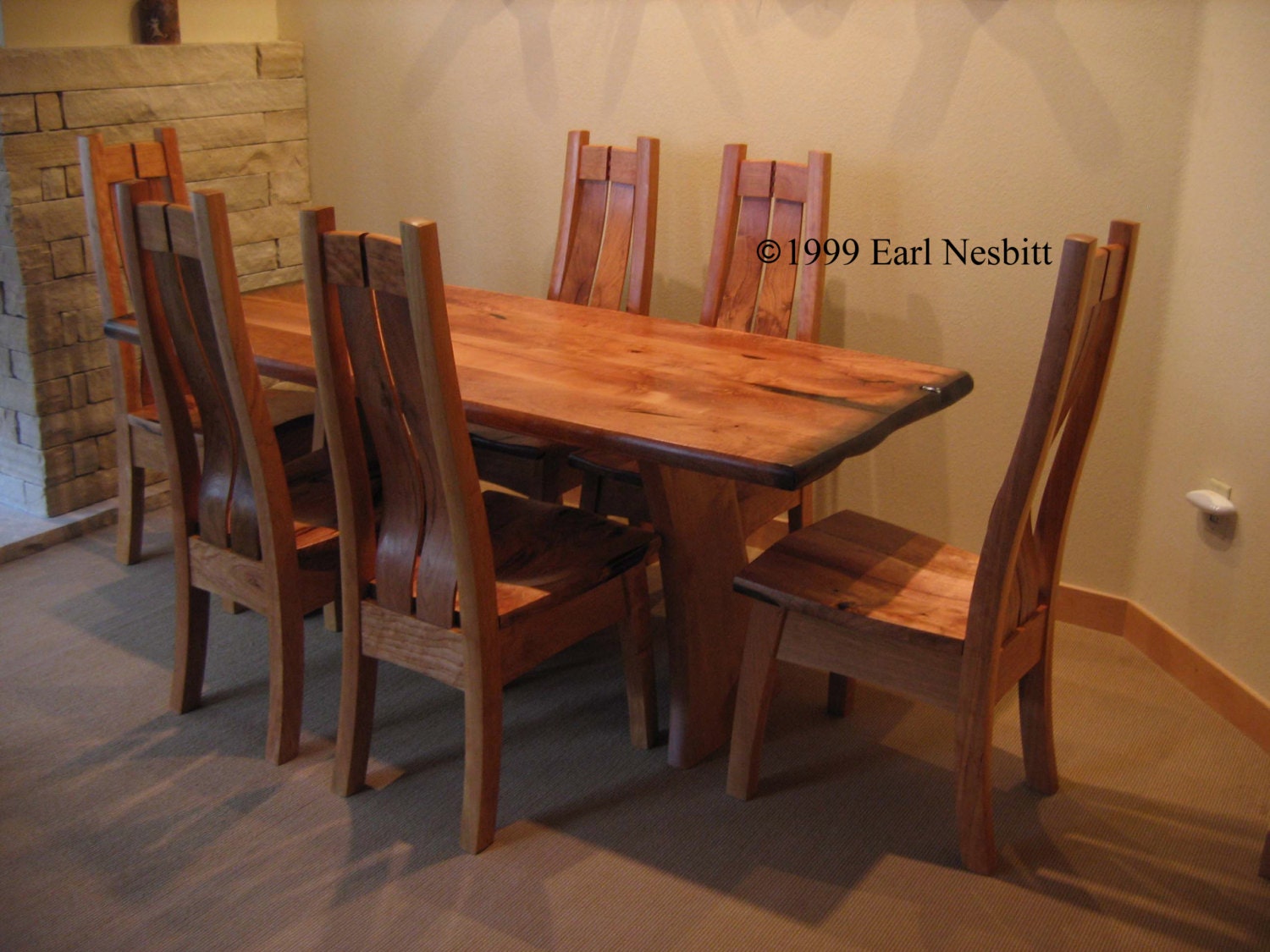 Table Chairs - Dining or gaming table and chairs