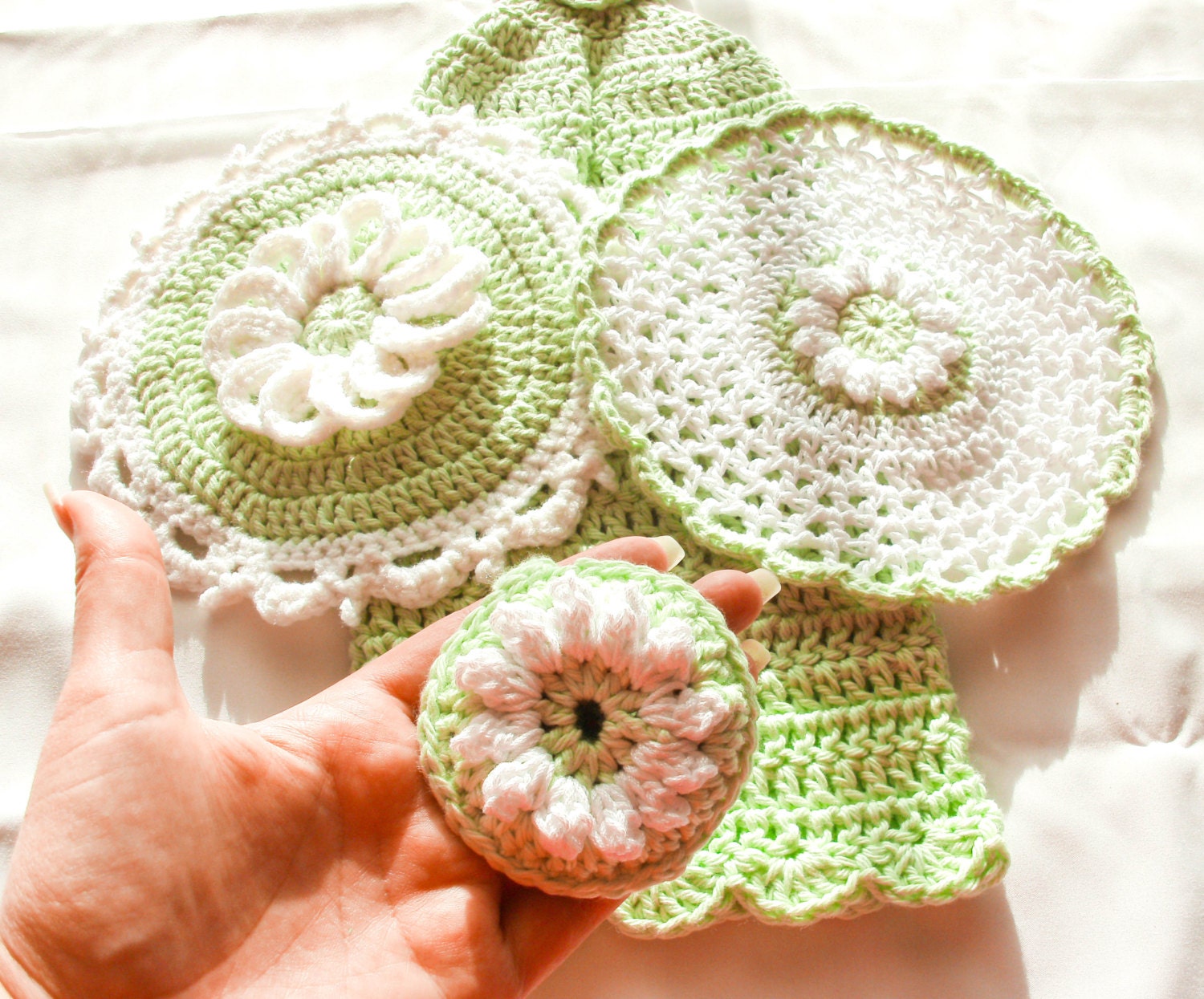 Mint Crochet Kitchen Set - 100% Cotton - Hanging Dish Towel - Lace Washcloth - Daisy Potholder - Daisy Dish Scrubbie
