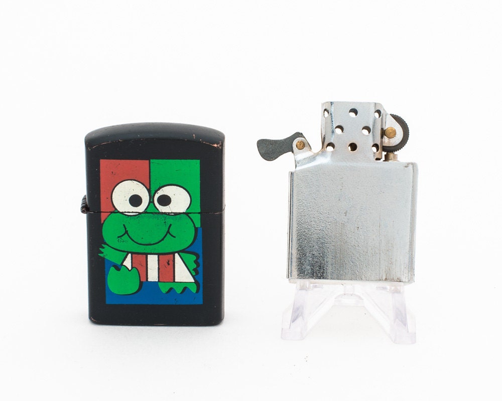 Working Black Enamel Keroppi Frog Flip Top Lighter