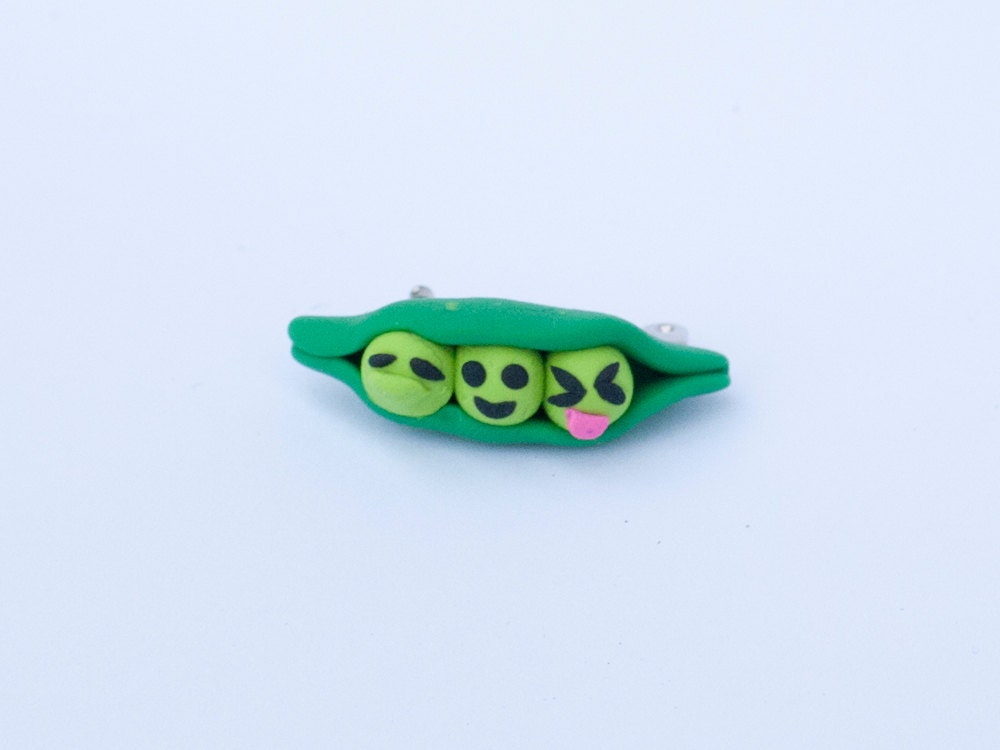 Pea Pod Pin - Pea in a Pod Brooch