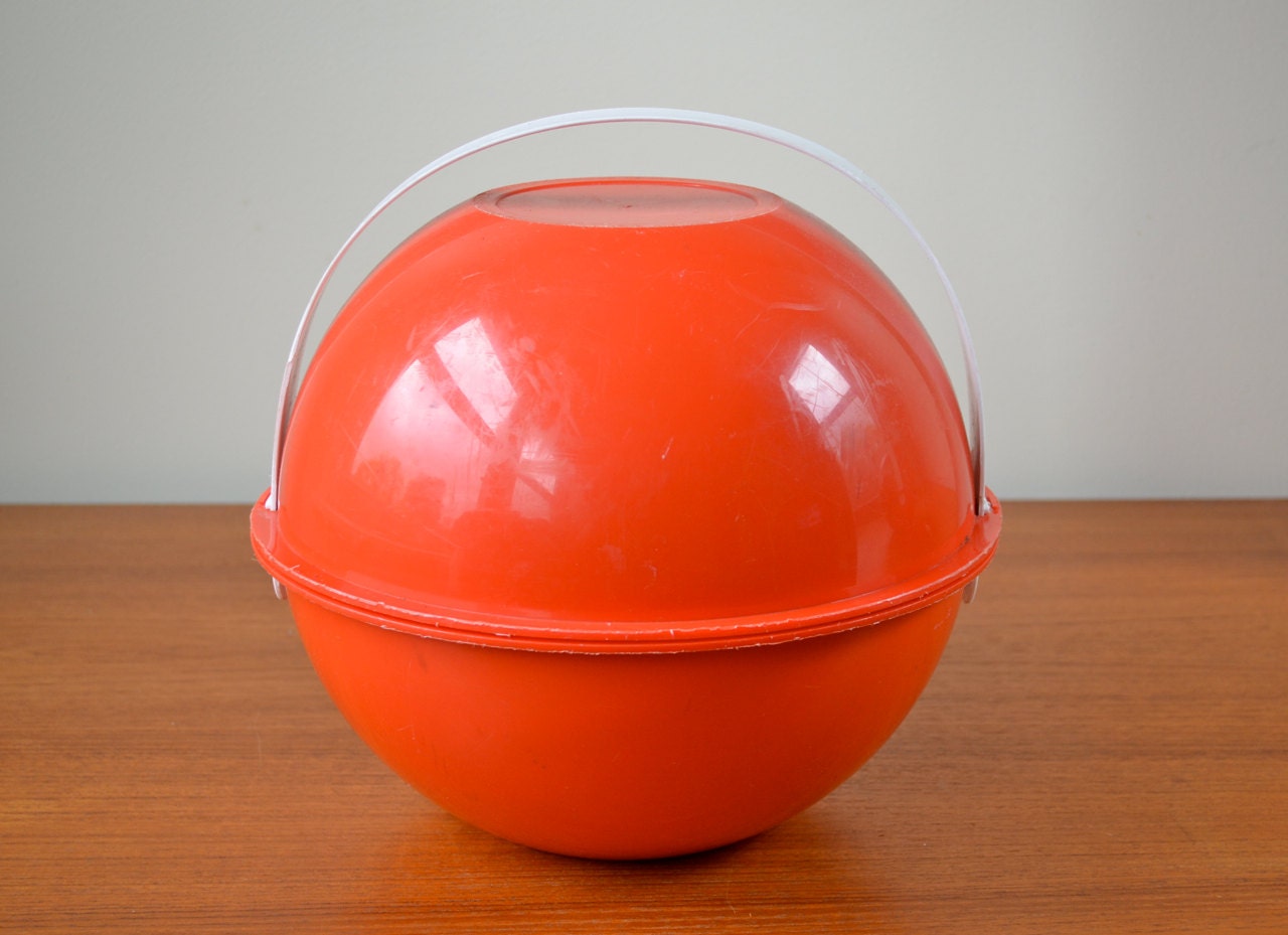 Vintage Ingrid Chicago Red Plastic Party Picnic Ball w/ Cups, Plates, Bowls, 1970s, Outdoor Lawn Party, Beach, Kids, BBQ, Park Lunch