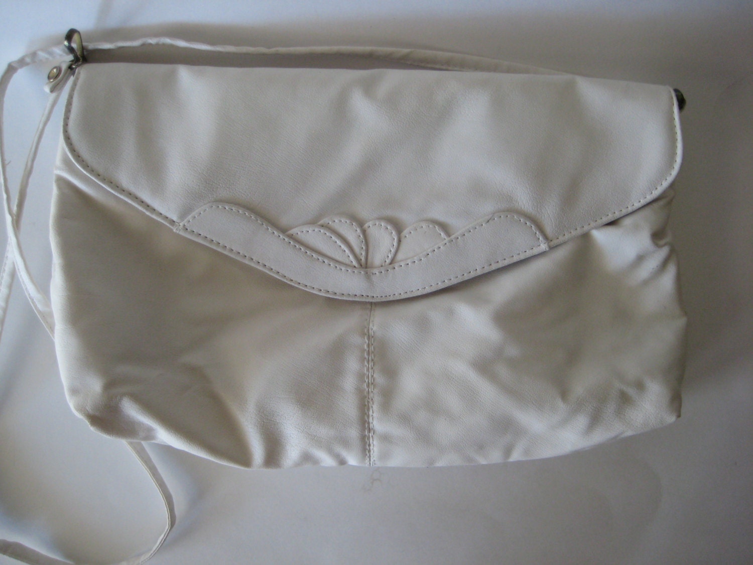 Vintage White Purse / Clutch