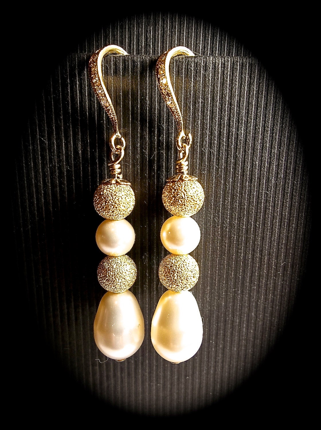 Pearl earrings - Stardust beads-  Ivory/Cream Pearls- Bridal jewelry- Bridesmaids - Classy -