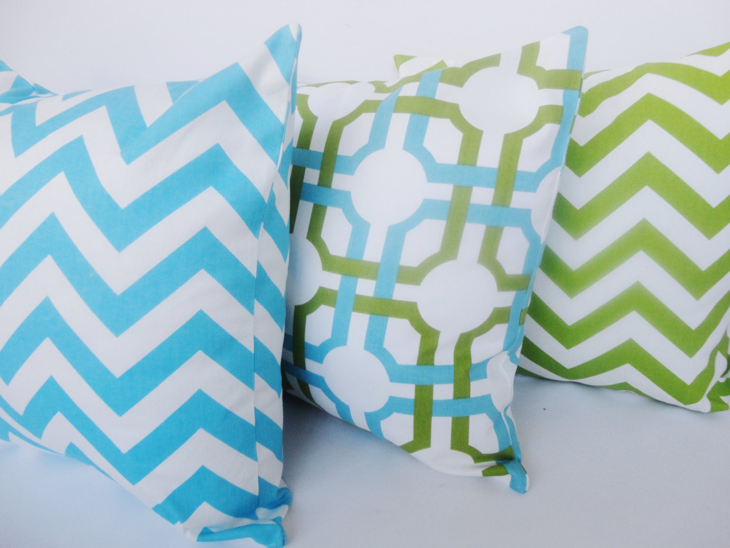 Green Zig Zag Chevron Pillow Cover - 18" x 18"