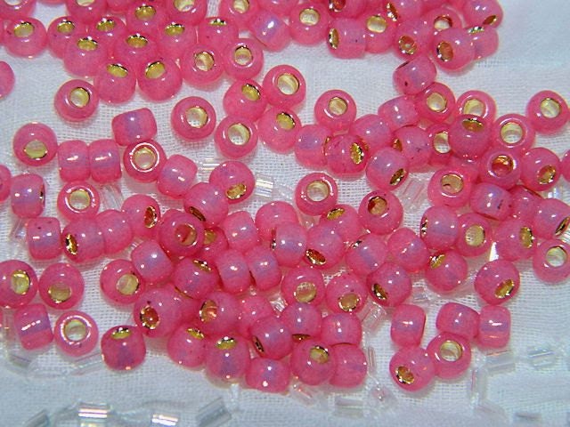 Toho Milky Mauve Glass Seed Beads sz6