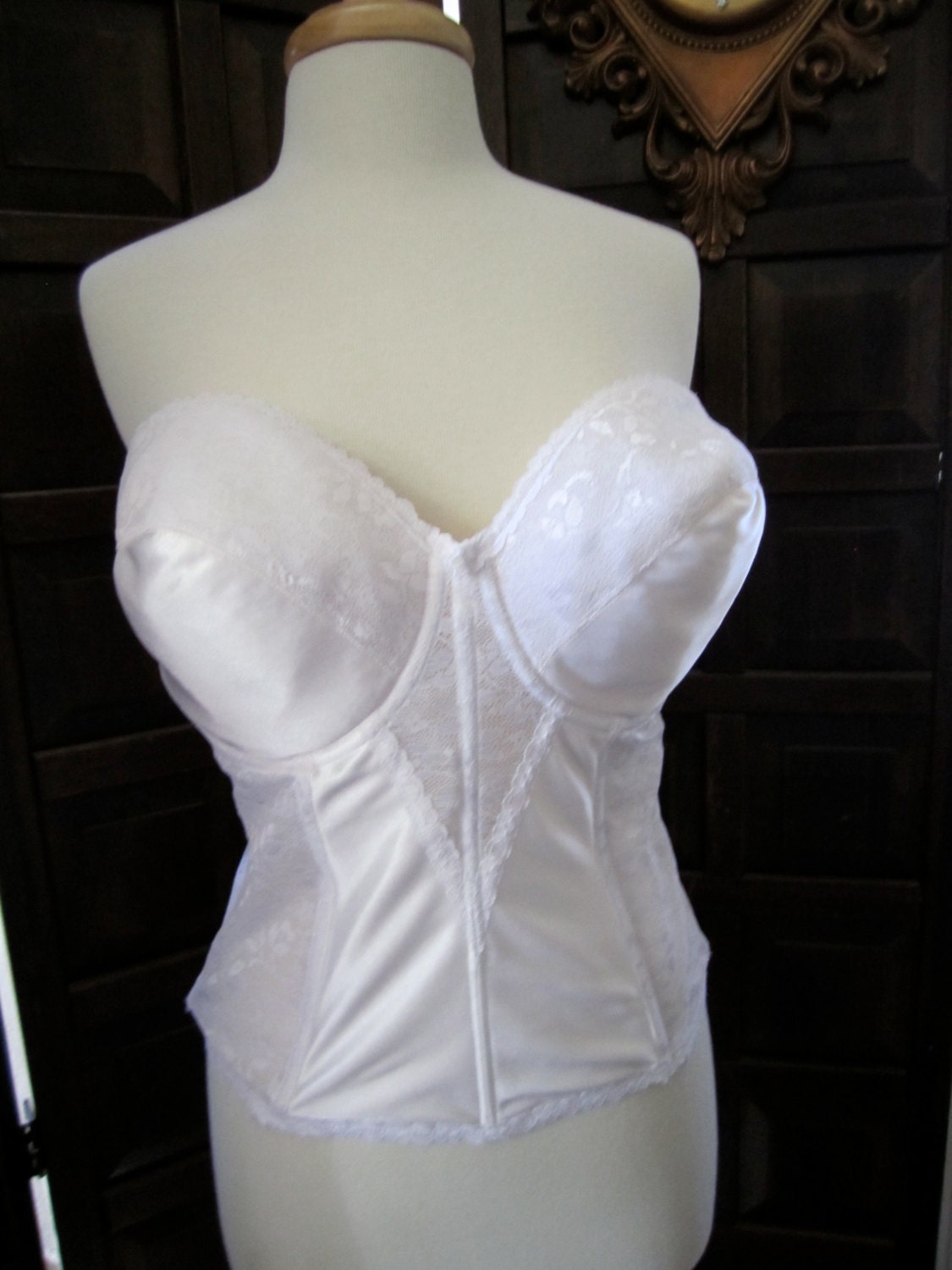Vintage White Corset by Carnival 42DD style 423 wedding corset bustier