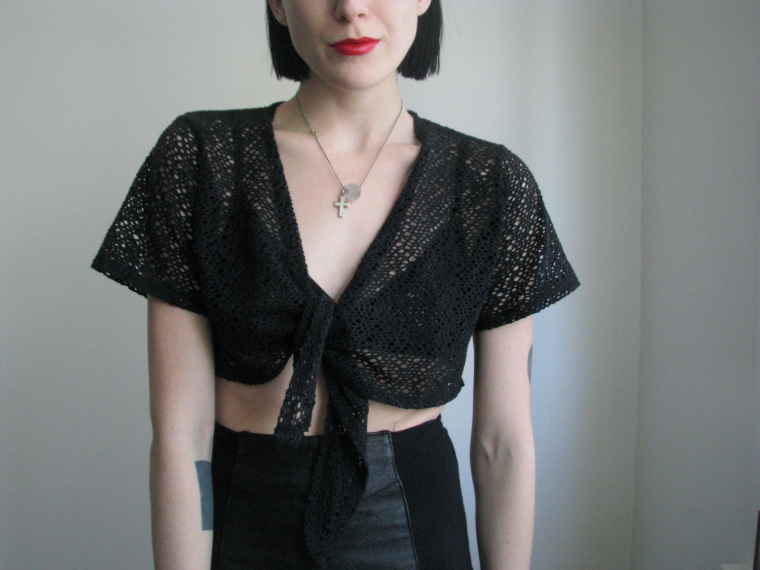 sale. 90s crochet black tie crop tee s/m