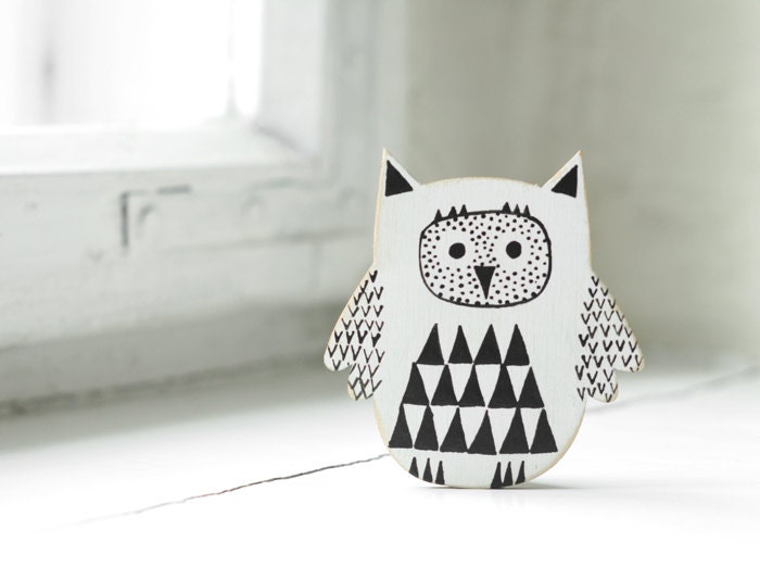 hand painted wooden magnet - black&white owl READY TO SHIP