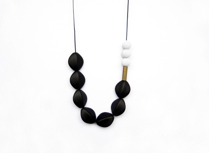 Black and White Necklace - JullMade
