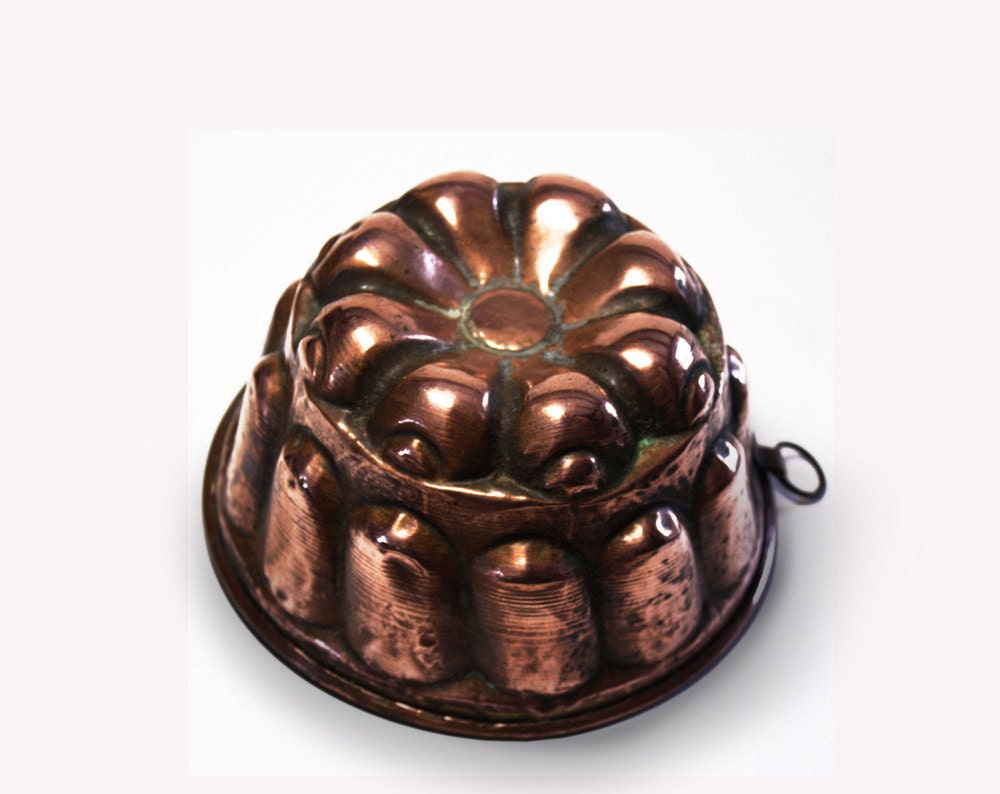 Beautiful ANTIQUE alsatian COPPER Cake MOLD