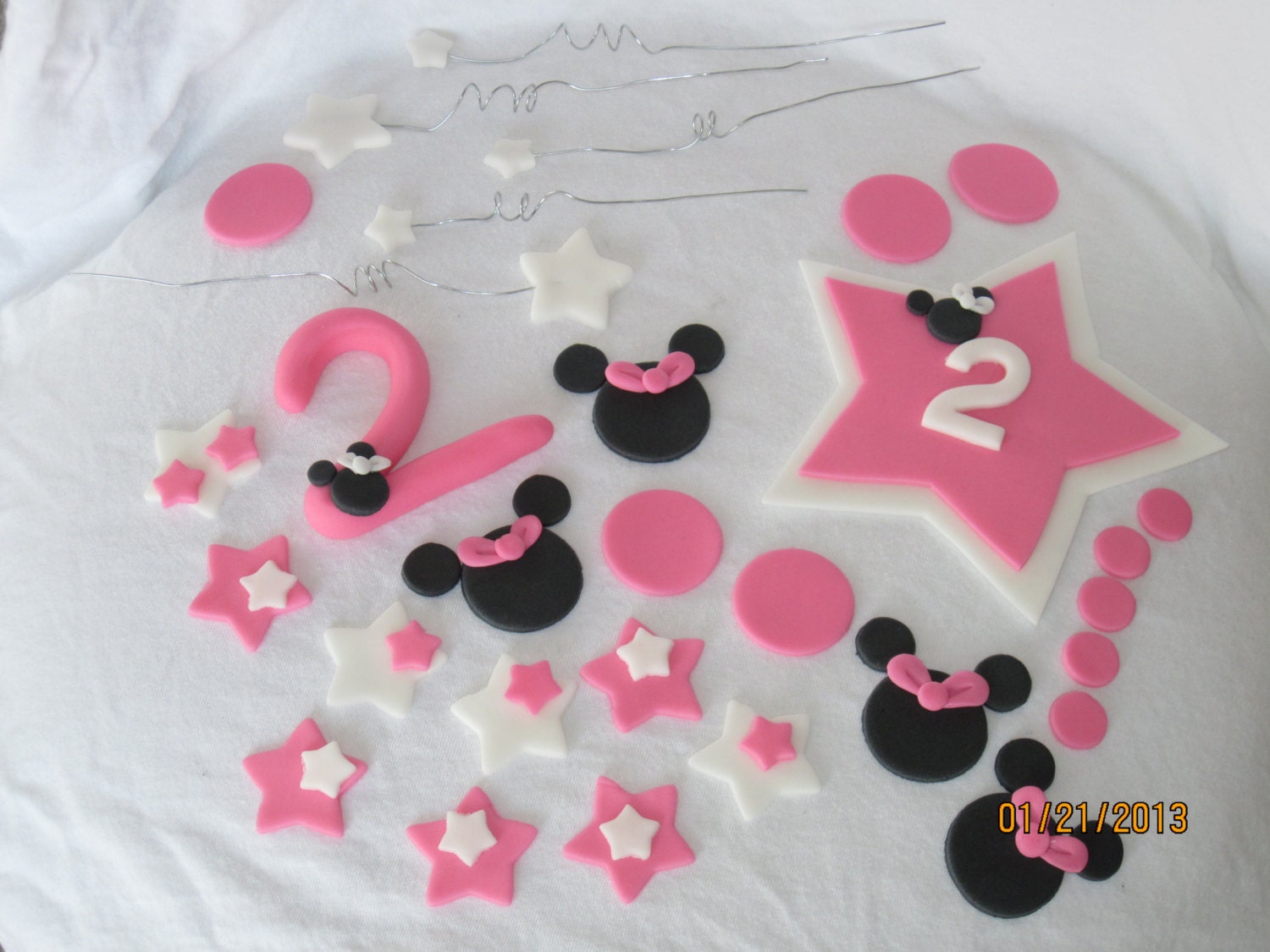 Fondant Minnie Mouse Inspired Cake/Cupcake Topper Set (40 Pieces)