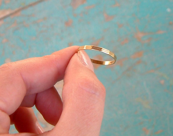 Vintage 18K solid gold vintage ring for wedding, engagement hoop ring, band or stacking ring