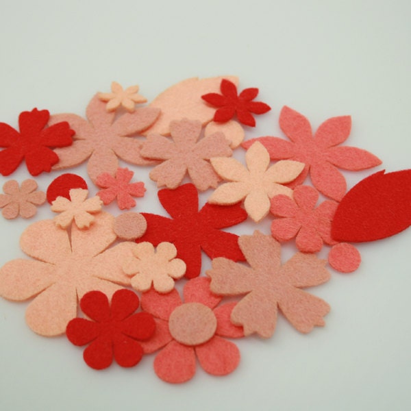 Wool blend felt flowers 24 piece set - peach/apricot