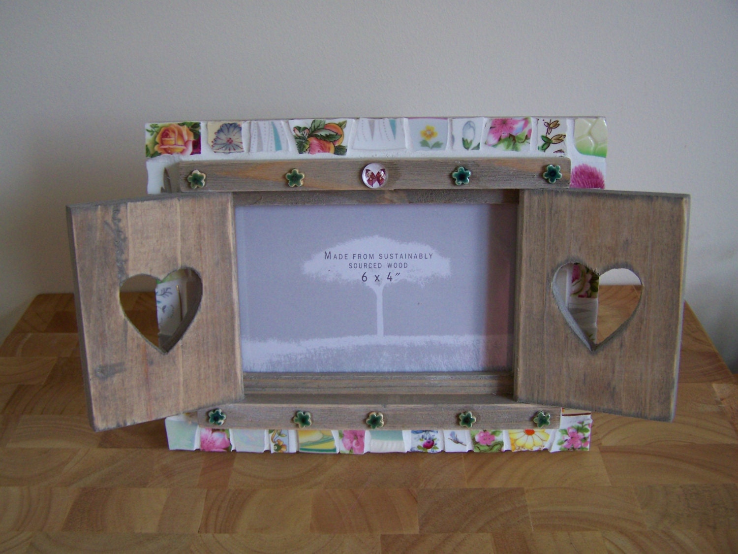 6 x 4 Mosaic Heart Photo Frame - Broken China Mosaic Photo/Picture Frame