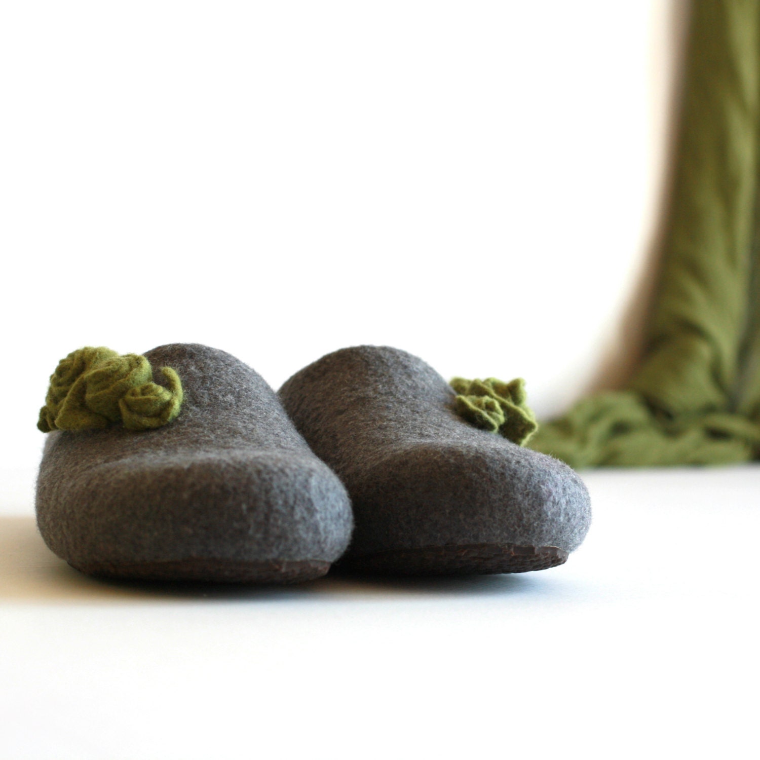 Women house shoes - felted wool slippers - weddings gift - grey with olive green roses