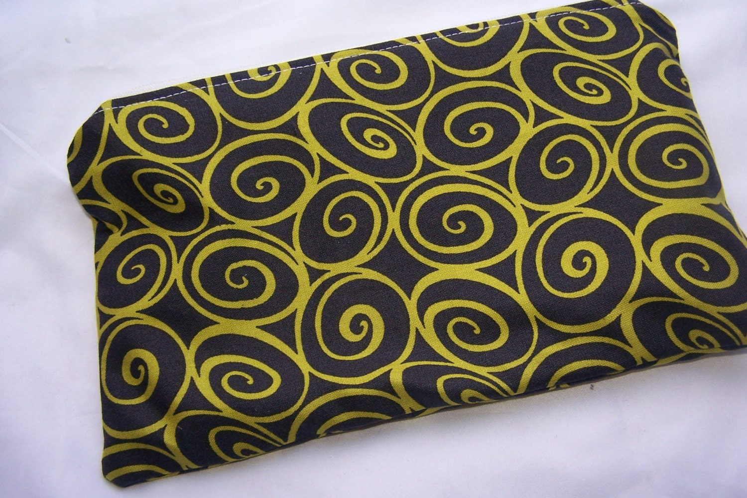 Small Green Swirl Mama Cloth Make Up Wet Bag