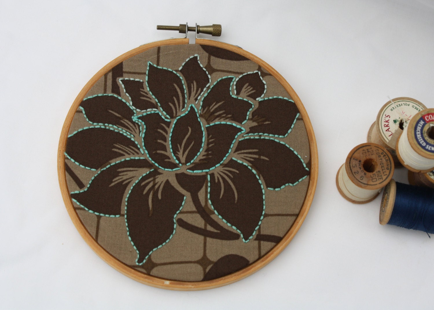 Embroidery Hoop Art - lotus - 5"