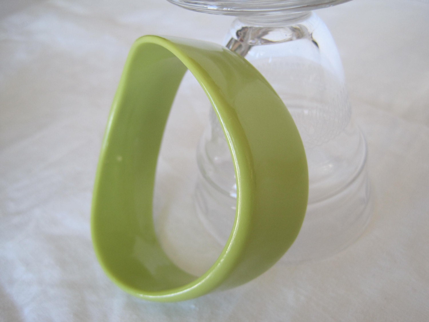 Vintage Wave Lucite Bangle Bracelet