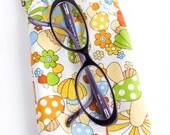 Flex Frame Pouch in linen groovy mushroom