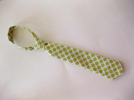 Boy's Easy On necktie size small