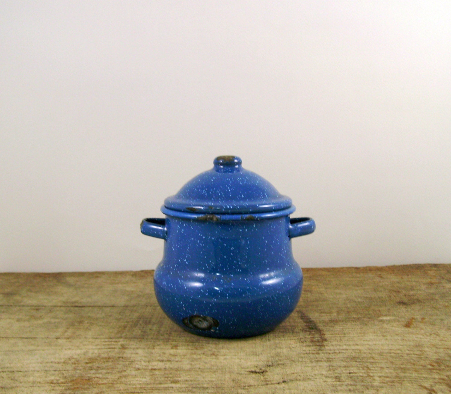 Vintage French enamelware pot - blue enamel pot - vintage blue pot - vintage graniteware - blue enamelware