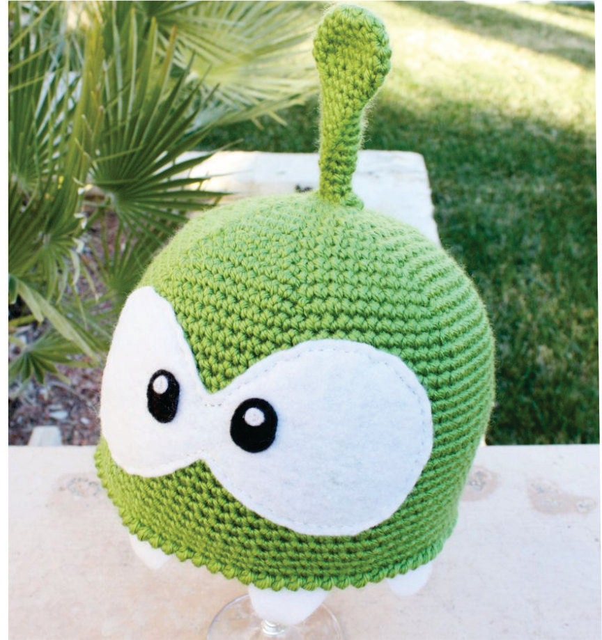 Om Nom Omnom Inspired  Hat with Teeth and Candy: Cut the Rope -ish Green Monster Korean App Videogame Kawaii Handmade Crochet Cosplay Beanie