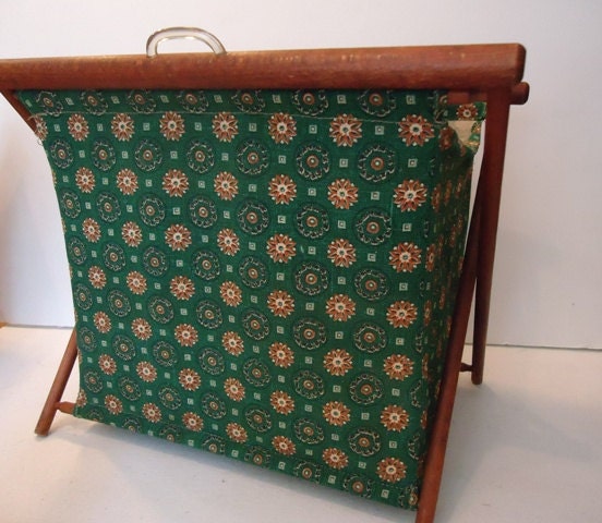 Vintage Knitting Tote, Collapsible Knitting Carrier, Retro Green Fabric