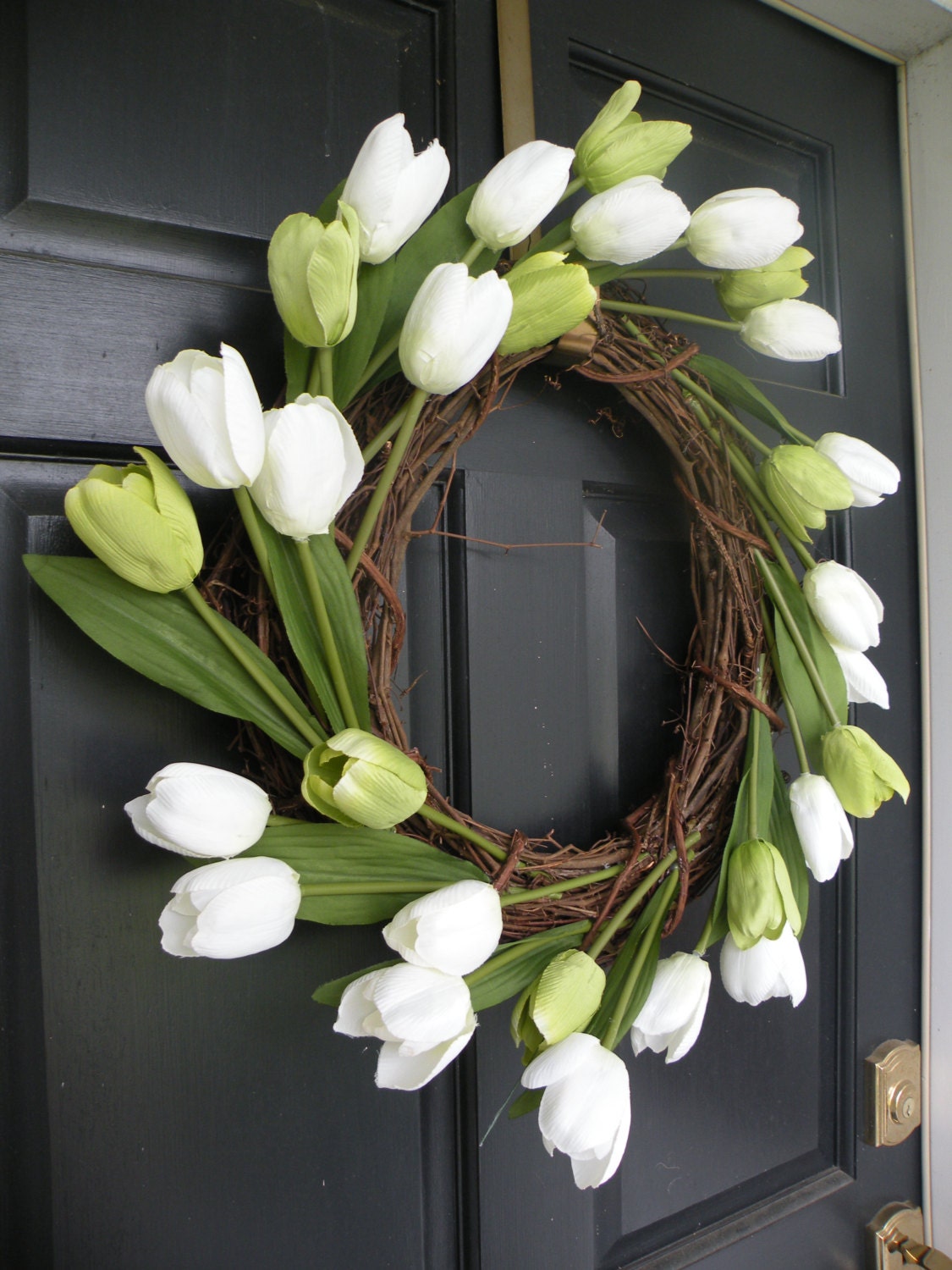 Green and White Tulip Spring Summer Wreath