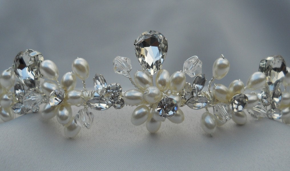 READY TO SHIP Freshwater Pearl Bridal Headband Tiara, Crystal, Rhinestone Crown Headpiece for Bridal Gown, Wedding Dress