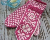 Mittens in Traditional Scandinavian Pattern SARA