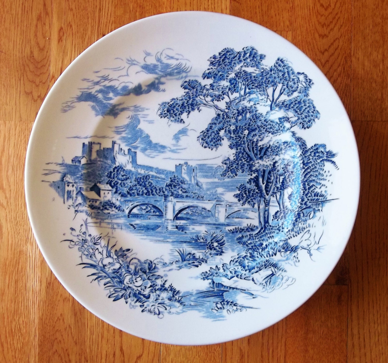 vintage wedgewood blue and white countryside pattern dinner plates--lot of 19