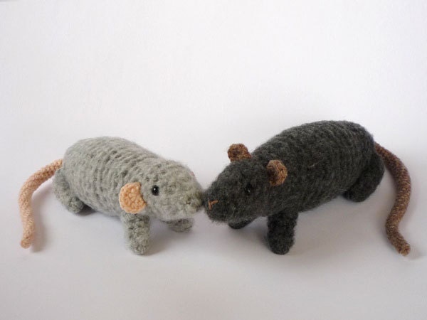 Realistic crocheted rat