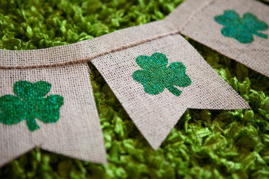 St Patricks day burlap banner - Shamrocks - St Pattys day - Irish - kiss me banner - butterflyabove