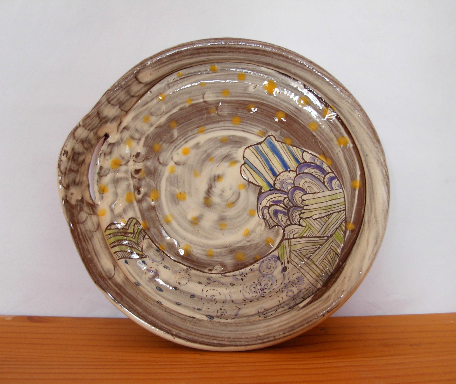 Sandwich Plate with Abstract Drawing